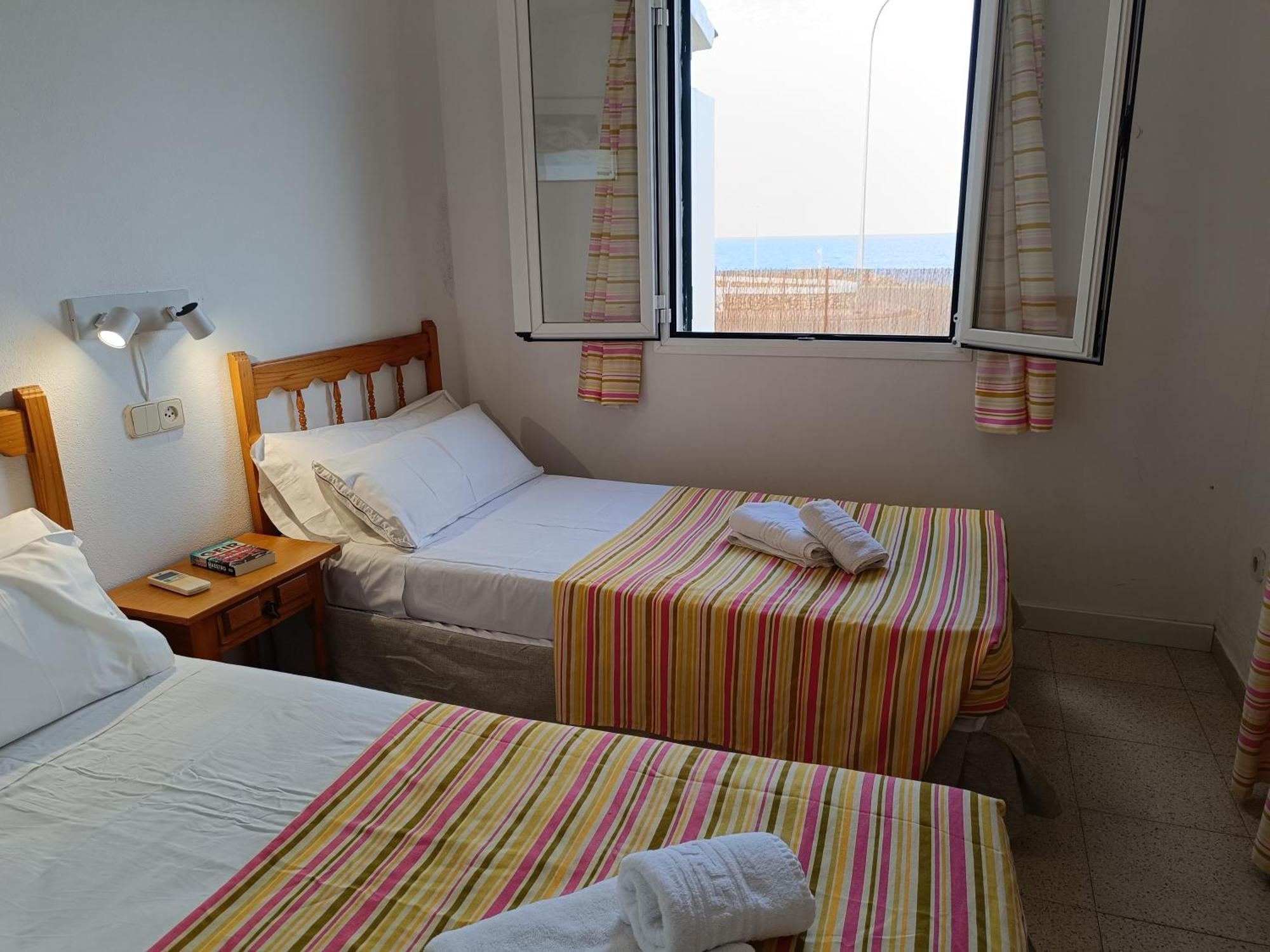 Villa Victor - Primera Linea Mar, Vista A Puesta De Sol Кала-эн-Бланес Экстерьер фото